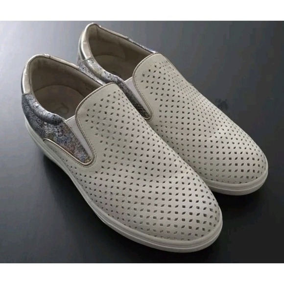 Gravity Defyer Shoes - Gravity‎ Defyer Clara Womens Size 8 M Flats White Leather Perforated Comfort